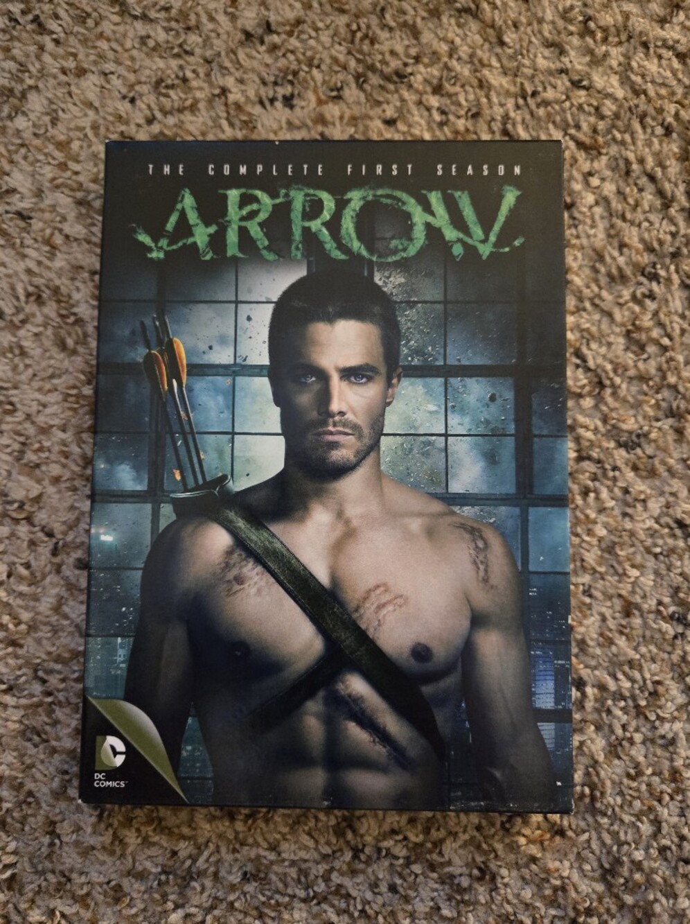 Arrow: Season One (Blu-ray/DVD, 2013, 9-Disc Set)